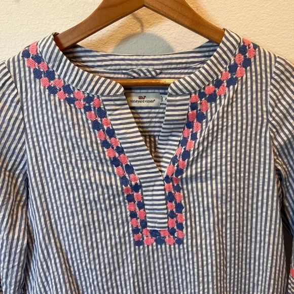 Vineyard Vines Embroidered Seersucker Striped Tunic Women’s Size XS - Picture 2 of 10